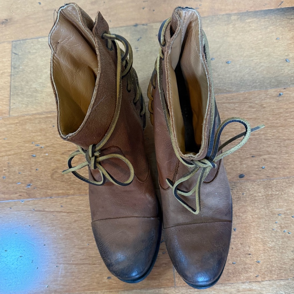 Barneys New York Leather Corset Lace Back Ankle Boots Size 7-7.5 - Picture 3 of 9